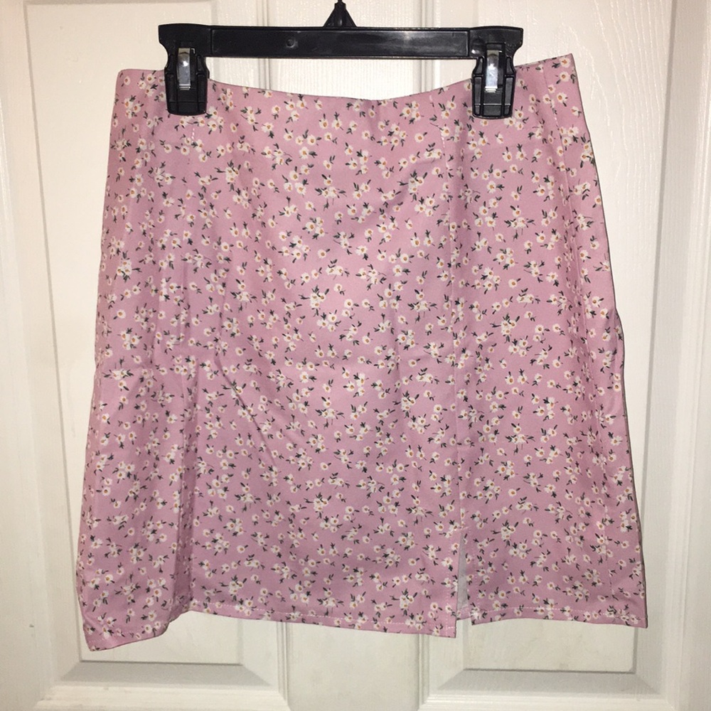 Romwe Floral Skirt Size Small